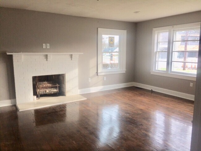 Building Photo - *605 MEADOWLAWN AV*-BG CITY SCHOOLS- $1595...