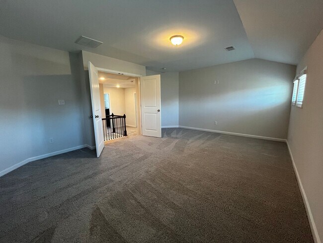 Building Photo - 311 Shoshone Cir