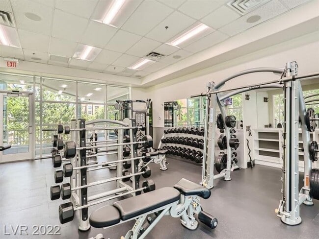 Building Photo - Upscale Executive Living 1 bedroom 1 bath