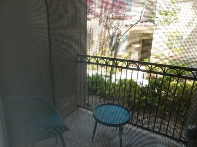 Building Photo - GORGEOUS FULLY FURNISHED 2 BEDROOM UNIT*GA...