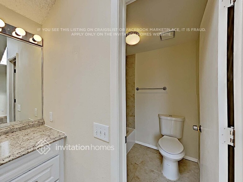 Building Photo - 19192 E Chaffee Pl