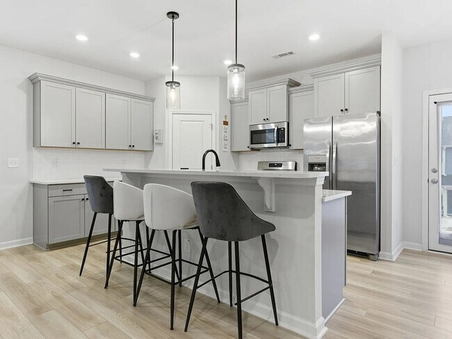 Building Photo - Earn Wealth While Leasing - Like a Homeowner - Lease to Own
