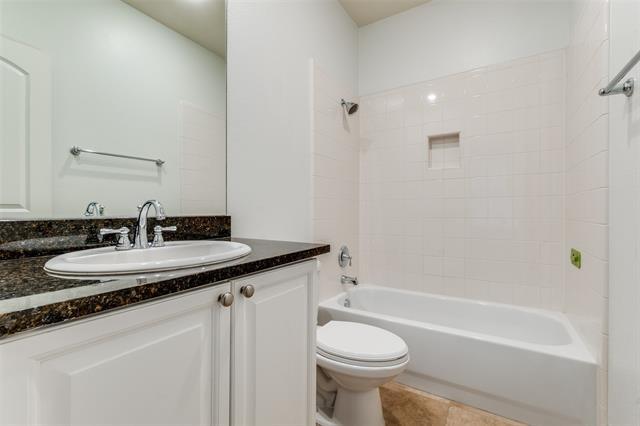 Building Photo - 3835 Cole Ave