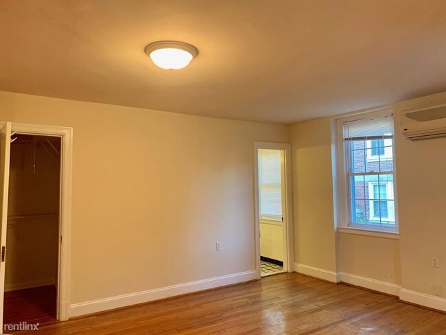 Building Photo - 2760 Devonshire Pl NW