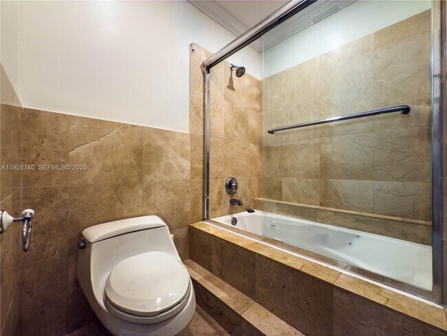 Building Photo - 730 SW 80th St