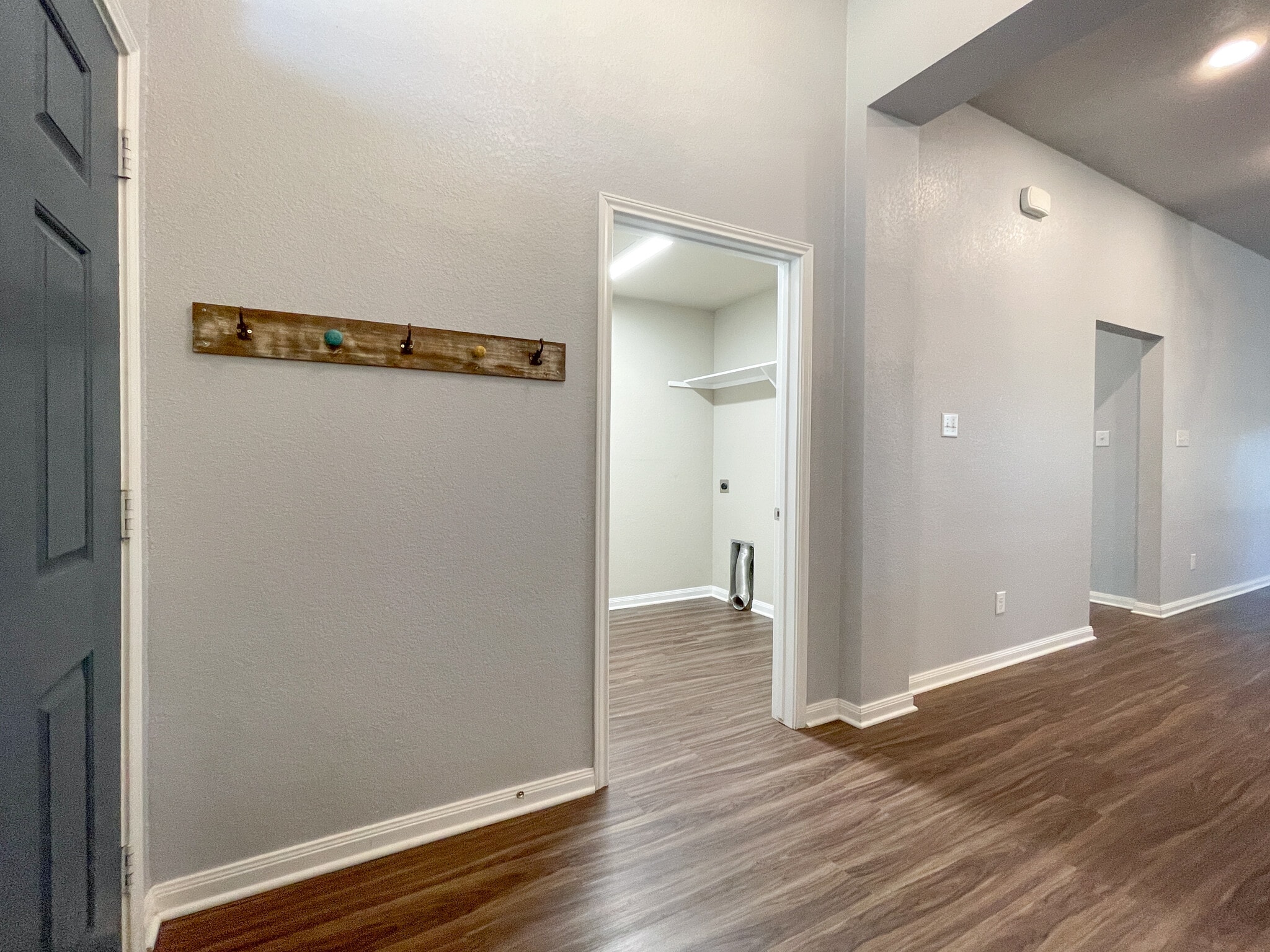 Building Photo - 10265 Driskill Dr