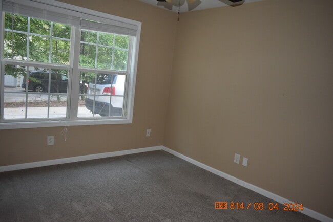 Building Photo - 146 Brittany Ln