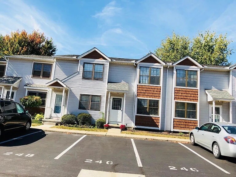 Building Photo - 8179 Rochester Way