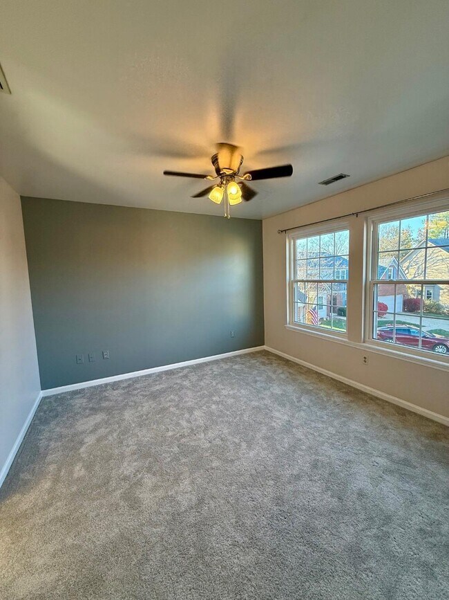 Building Photo - 800 Palomino Ln