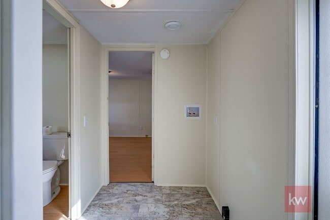 Building Photo - 102 Claude Simmons Rd