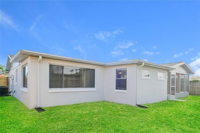 Building Photo - 3048 Salisbury Dr