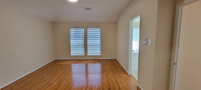 Building Photo - 16306 April Ridge Dr