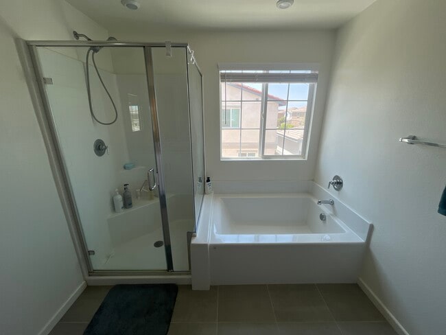 Building Photo - 24943 Dassault Ct