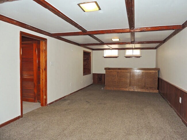 Building Photo - 245 E 262nd St