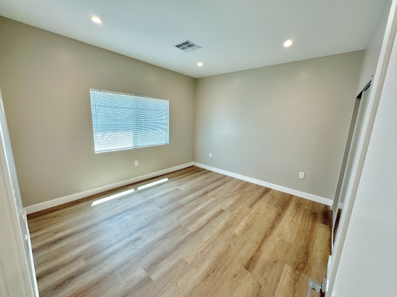 Building Photo - 8436 Oakdale Ave