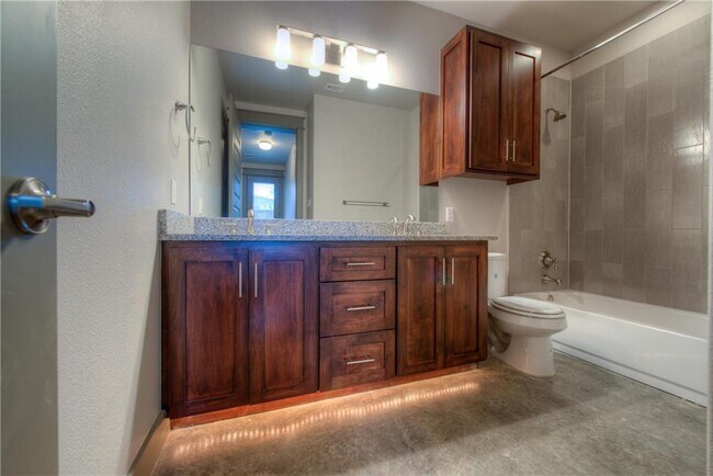 Building Photo - 3110 Grandview St