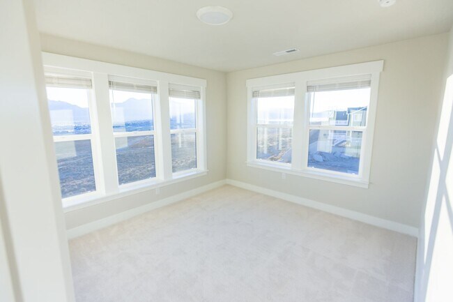 Building Photo - 1148 N Highpass Dr