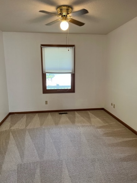 Building Photo - 1100 Dani Ln