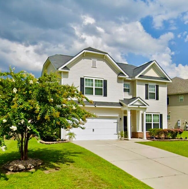 Building Photo - Wonderful Three Bedroom Home in Northeast Columbia!