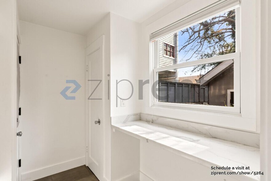 Building Photo - 321 63rd St