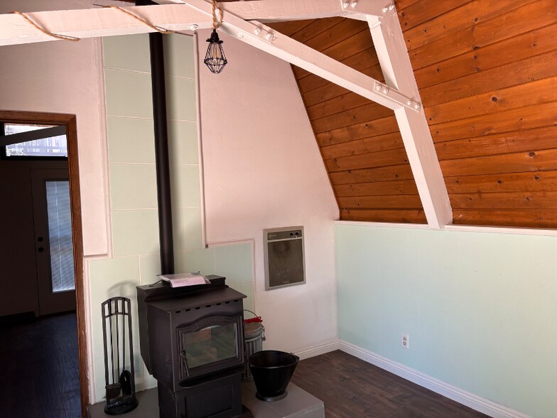Building Photo - 16601 Aleutian Dr