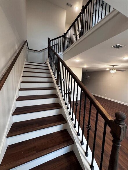 Building Photo - 1777 Temple Ave