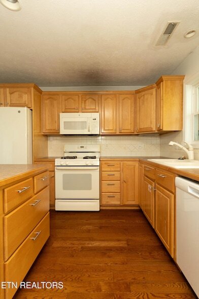 Building Photo - 2084 Allenridge Dr