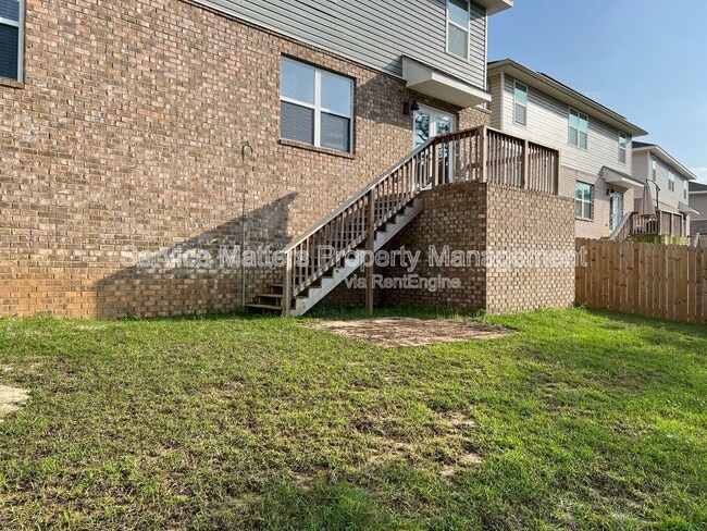 Building Photo - 7571 Oak Lake Blvd