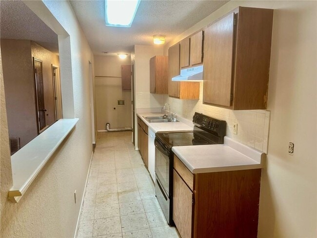 Building Photo - 1909 Cypress Pl