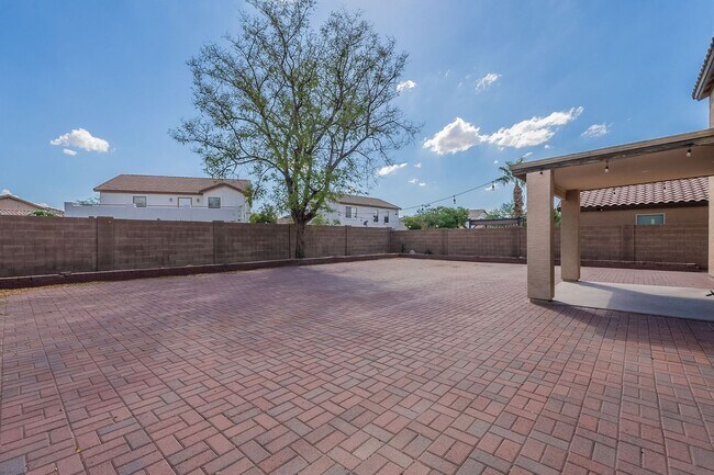 Building Photo - Solar Home with Nice Floorplan in a Great Location! Norterra Dynamite Ranch