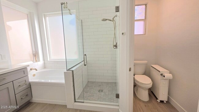 Building Photo - 843 W Locust Dr.