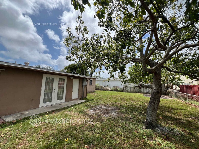 Building Photo - 3701 SW 58th Terrace