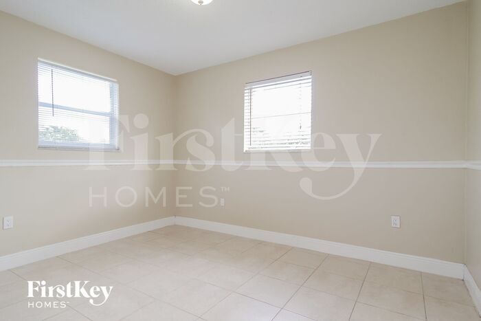 Building Photo - 2921 N 74th Way