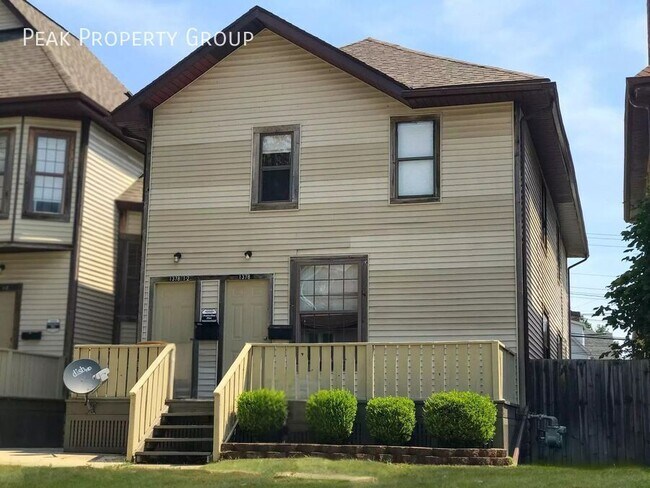 Building Photo - 1378 1/2 Indianola Avenue-