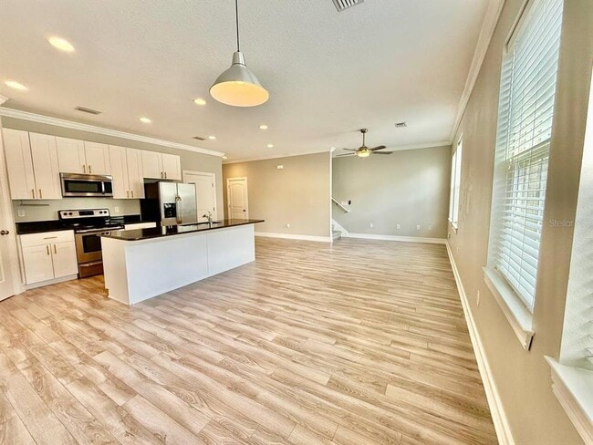 Building Photo - 6921 Interbay Blvd