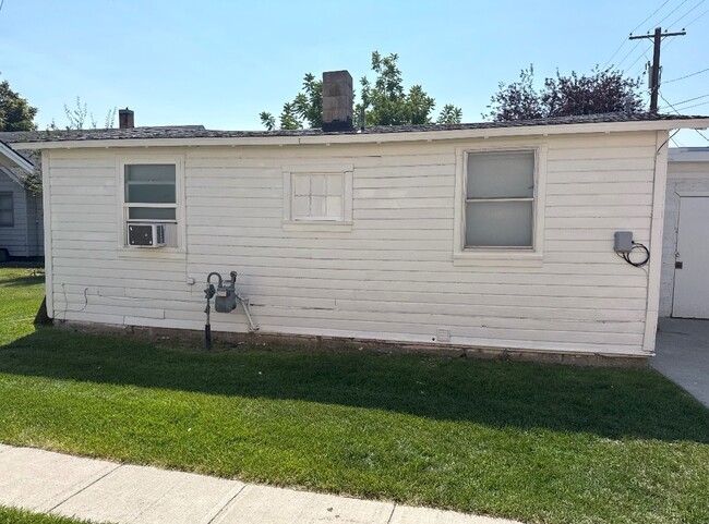 Building Photo - 1312 Hansen Ave