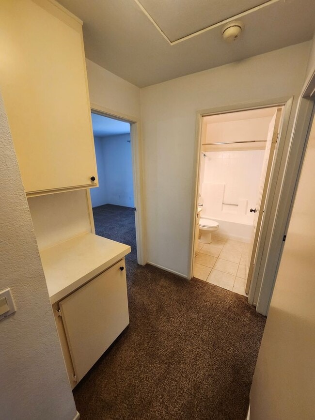 Building Photo - Beautiful 2 bedroom 1.75  bath Home Alta Loma