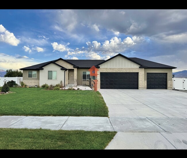 Building Photo - Beautiful single family home