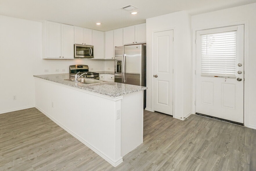 Building Photo - 10106 Gap Crk