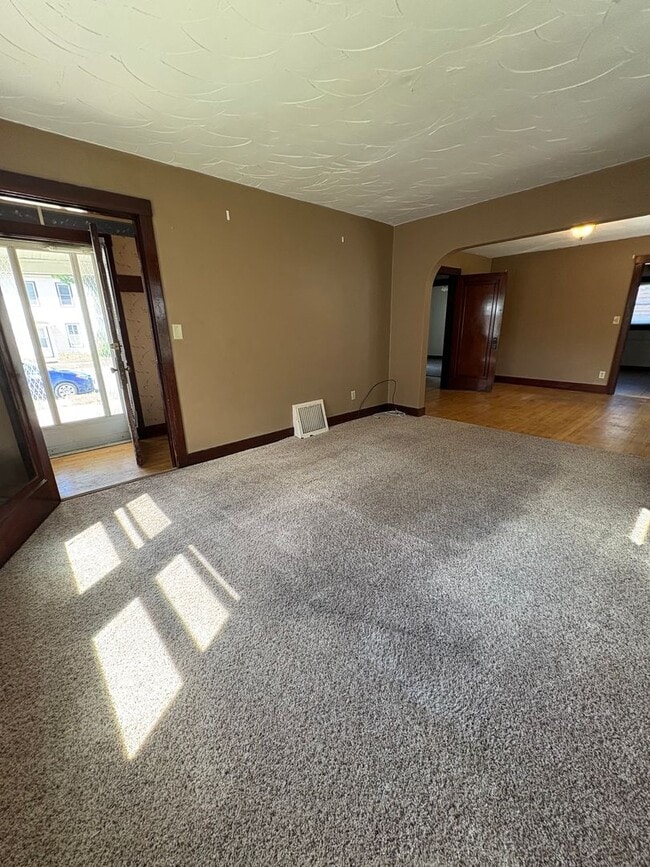 Building Photo - 2 Bedroom 1 Bathroom Single Family Home