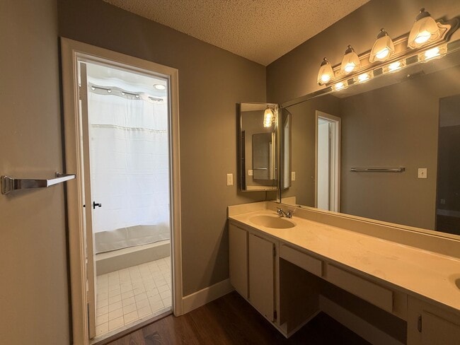 Building Photo - 323 Ives Dairy Rd