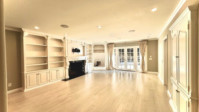 Building Photo - ABSOLUTELY STUNNING ENTERTAINER HOME (4 be...