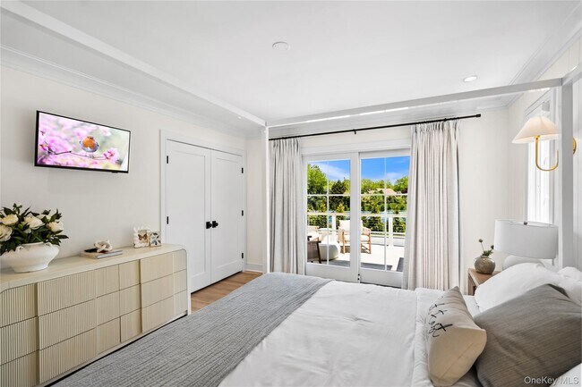 Building Photo - 4 Carriage Ln