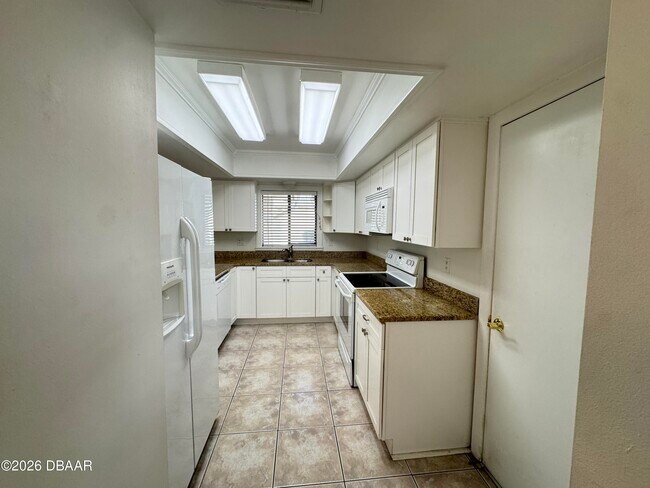 Building Photo - 1916 Seclusion Dr