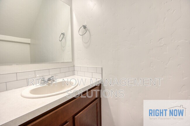 Building Photo - 5505 E Bollo St