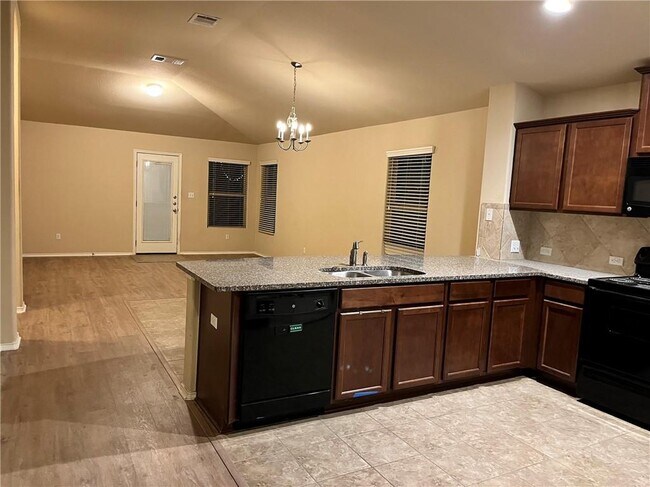 Building Photo - 17328 Bridgefarmer Blvd