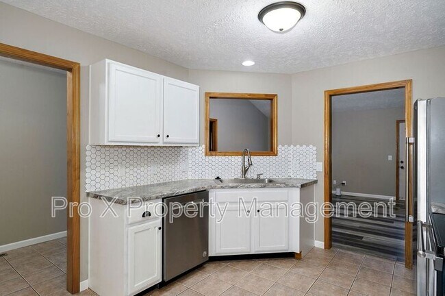 Building Photo - 4223 W Madison St