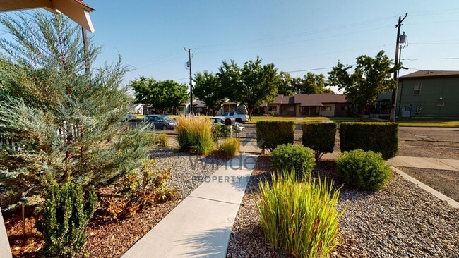 Building Photo - 207 N Spokane St