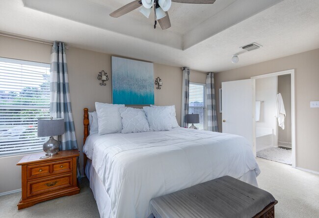 Building Photo - 24027 Kingbriar Dr