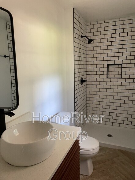 Building Photo - 473 Shiloh Dr